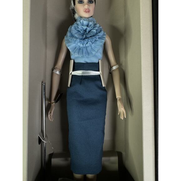 NEW Fashion Royalty Integrity Toys TAKE ME ON VANESSA 12”Doll - Picture 5 of 16